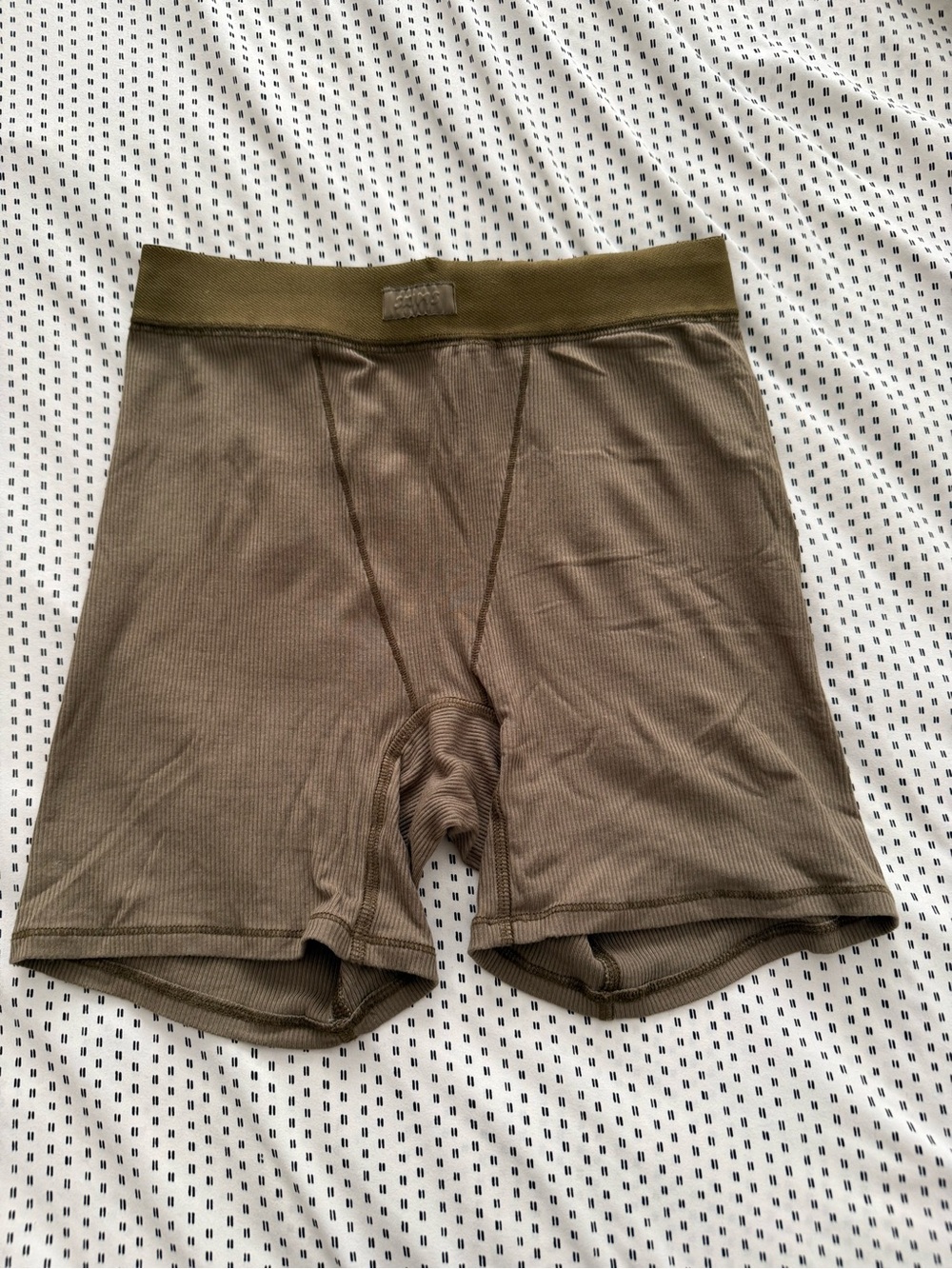 SKIMS Ribbed Olive Boxer Briefs